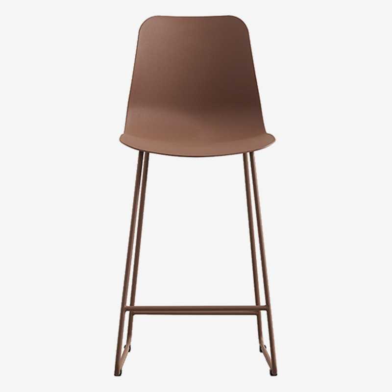 Vue de trois-quarts du tabouret ROLLIER